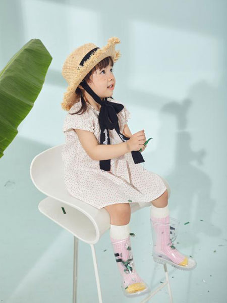 优果贝贝童装品牌2019春夏系带娃娃领无袖宽松雪纺衬衫女