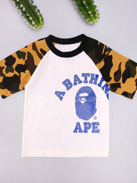 童装品牌2019春季猴子两色迷彩拼接撞色印花T恤