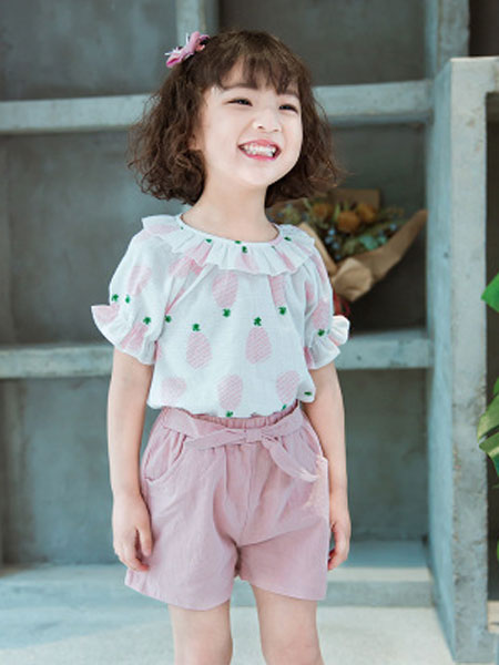 童装品牌2019春夏菠萝印花衬衫+短裤女童套装