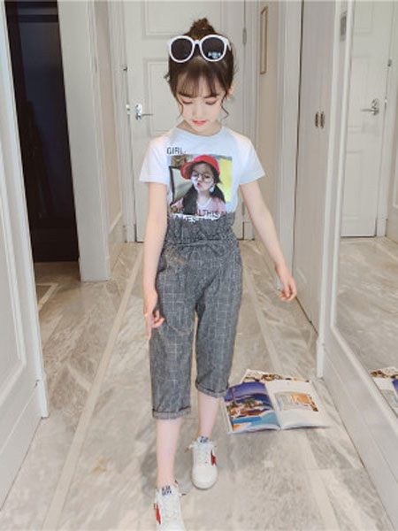 甜丝童装品牌2019春夏短袖t恤七分裤套装