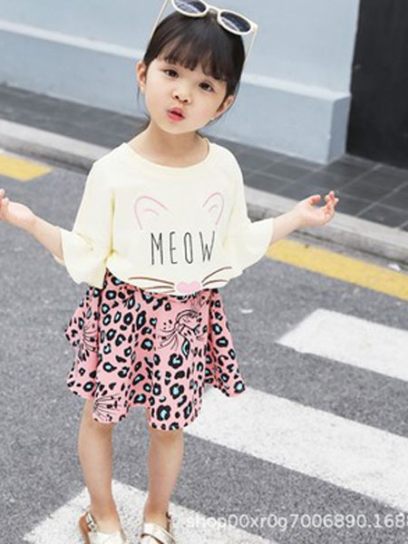 童装品牌2019春夏短袖T恤+豹纹短裙两件套潮