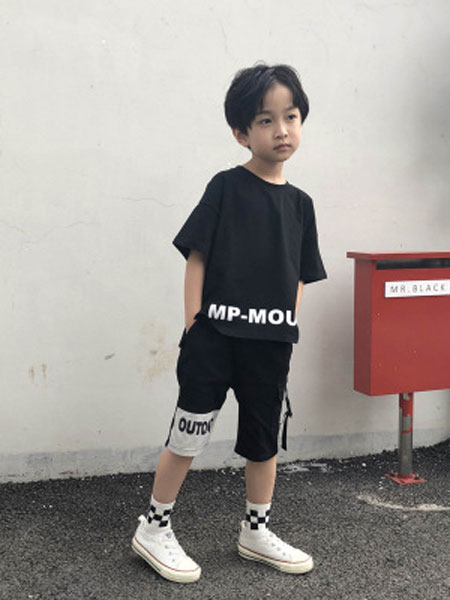 嘻哈猴童装品牌2019春夏韩版时尚男童套装