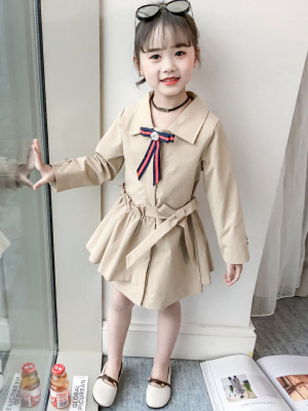 洛离童装品牌2019春夏儿童学院风外套