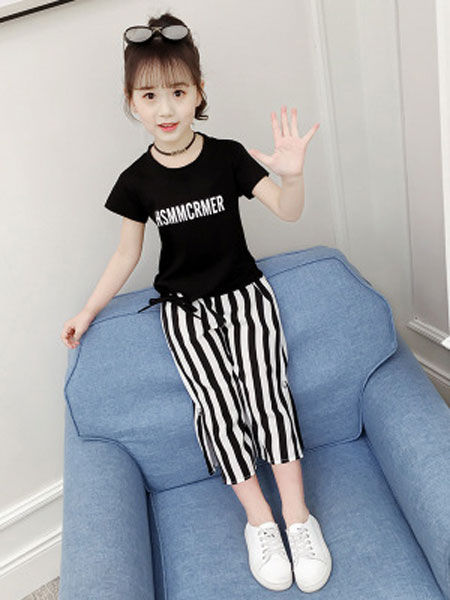 童装品牌2019春夏洋气时髦T恤女孩宽松