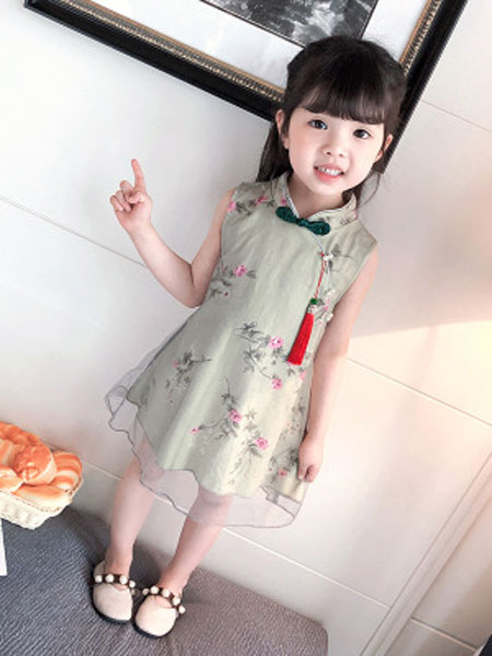 童装品牌2019春夏复古中国风钉珠旗袍无袖网纱碎花裙