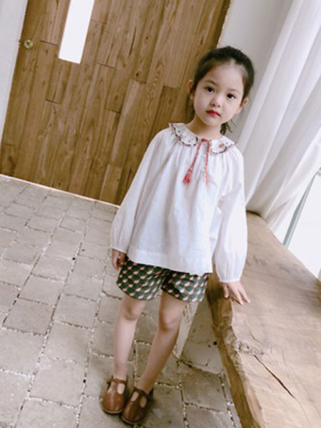 西柯童装品牌2019春夏韩版白色刺绣上衣衬衫