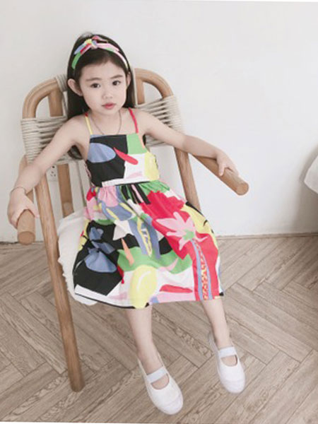 童装品牌2019春夏彩色涂鸦吊带连衣裙
