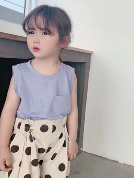 童装品牌2019春夏韩版冰丝麻小口袋后背字母无袖T