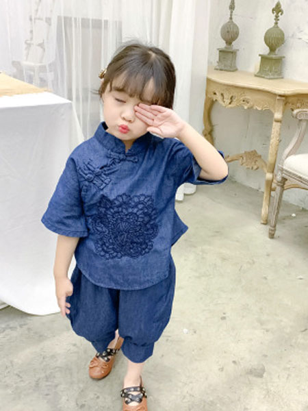 童装品牌2019春夏刺绣中袖牛仔套装