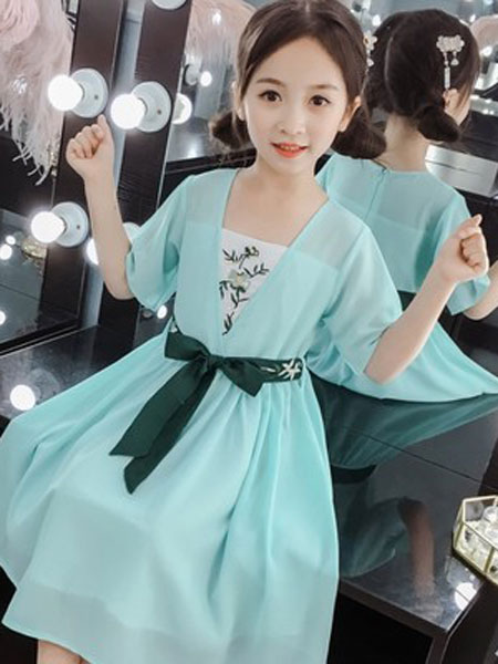 喆思喆童装品牌2019春夏女童汉服襦裙