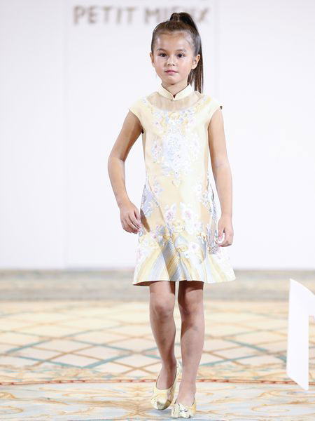 贝的屋童装品牌2019春夏中国风时髦洋气小童民族风