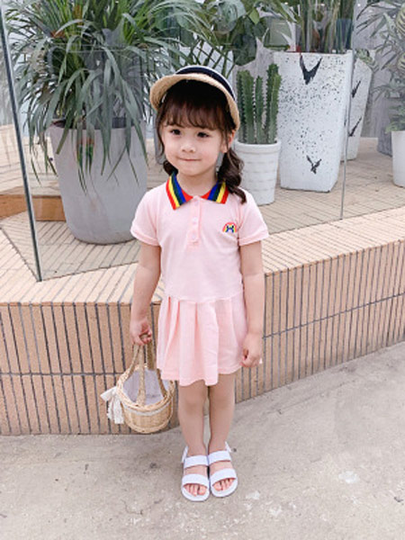 童装品牌2019春夏新款韩版短袖时尚可爱连衣裙彩虹针织裙