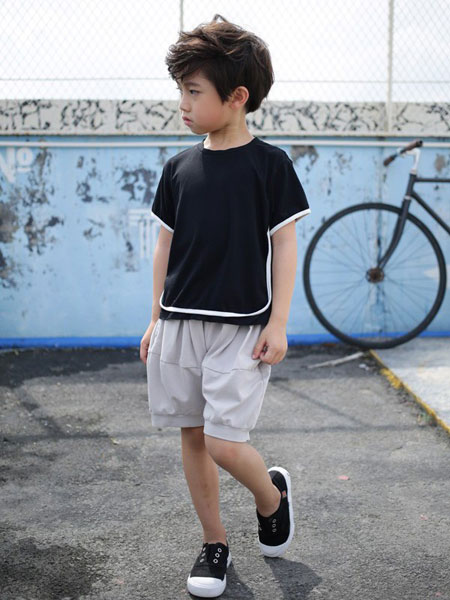 茶子树童装品牌2019夏季黑色纯棉时尚短袖白色休闲五分裤