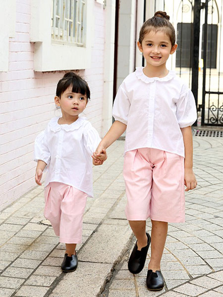 艾艾屋童装品牌2019春夏中袖不规则上衣儿童女孩白色花边领衬衫