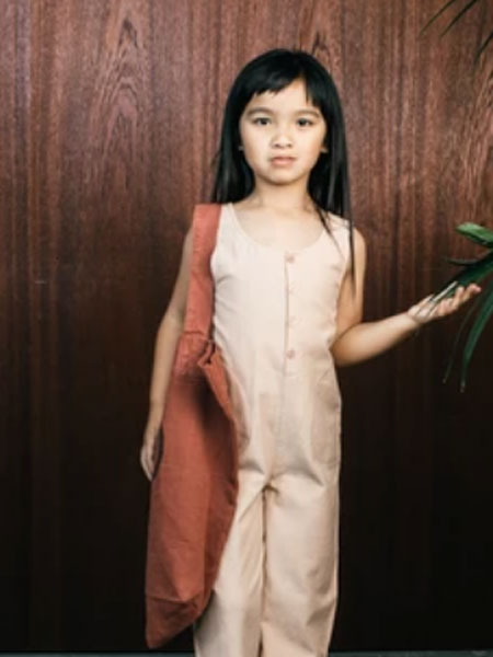Wynken童装品牌2019秋季儿童很酷很帅气的工装背带裤