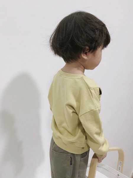 卡琪皇仔童装品牌2019秋季新款韩版儿童字母原创套头上衣童装潮