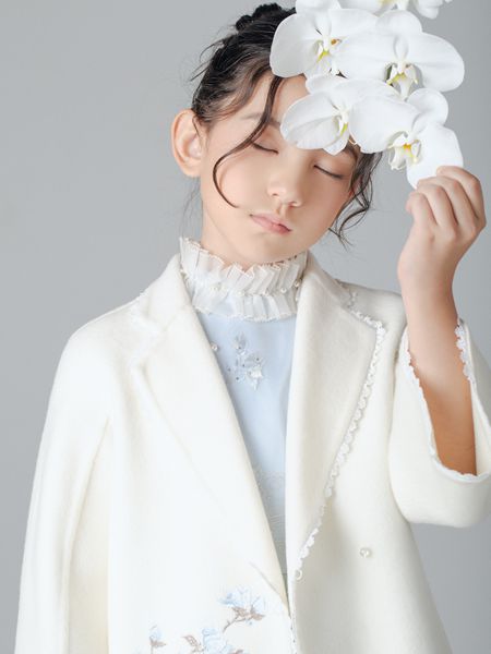 贝的屋童装品牌2019秋冬白色西装上衣