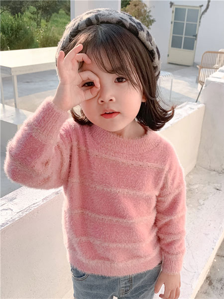 小只童童装品牌2019秋冬粉色毛衣