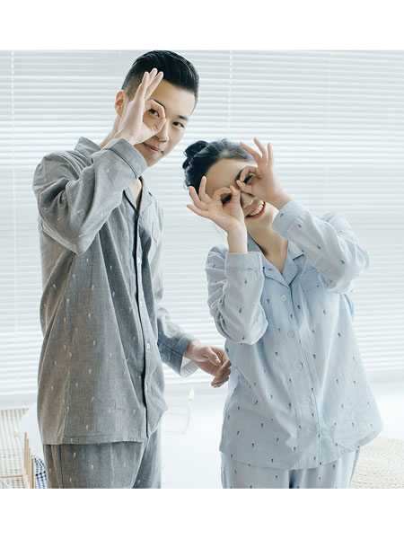 八月格桑童装品牌2019秋冬纯棉棉麻睡衣套装