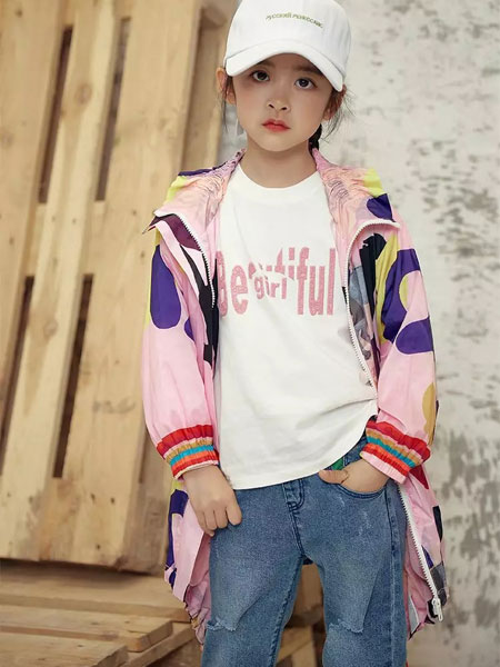 卡姿果果童装品牌2020春夏新款纯色印字图案外套