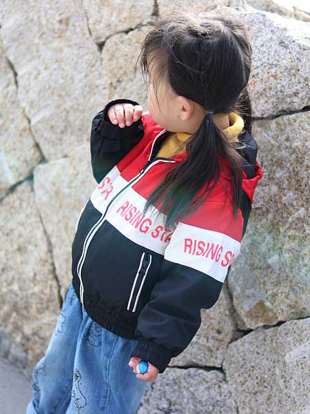 童装品牌2020春夏韩版字母风衣潮酷拼色拉链帽衫新款男女童时尚外套