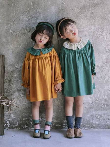 童装品牌2020春夏宽松式连身短裙撞色时尚精致