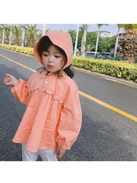 童装品牌2020春夏女小童韩版长袖卡通鸭子绣花圆领套头娃娃衫送帽子