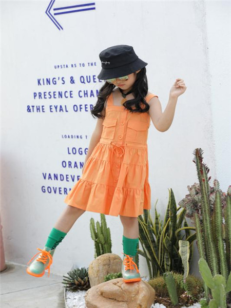 布衣班纳童装品牌2020春夏橙色吊带连衣裙女童