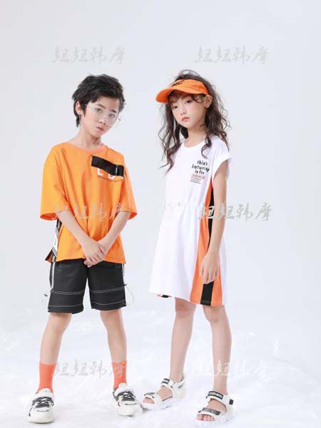 妞妞韩摩NIUNIUHANMO童装品牌2020春夏白色连衣裙橙色T恤
