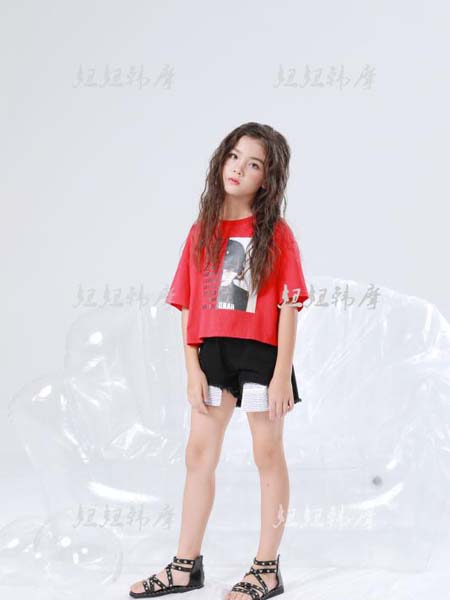 妞妞韩摩NIUNIUHANMO童装品牌2020春夏红色人脸T恤