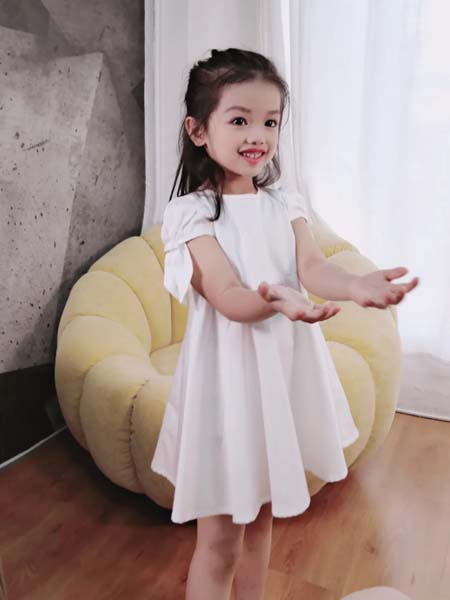 童装品牌2020春夏纯白色连衣裙