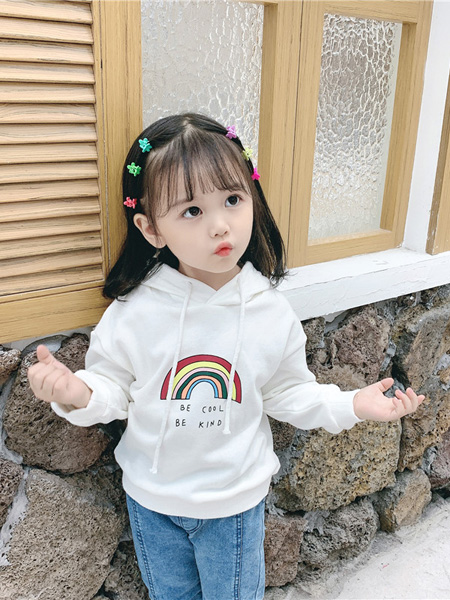 童装品牌2020春夏韩版宝宝长袖套头衫中小童印花彩虹卫衣