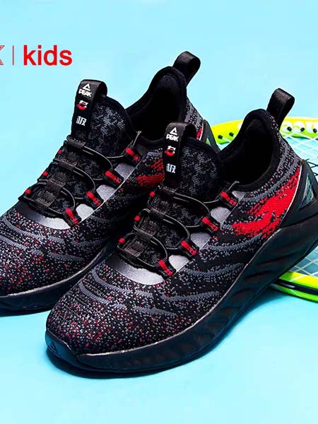 匹克儿童童装品牌2020春夏黑色星空点点儿童态极跑鞋