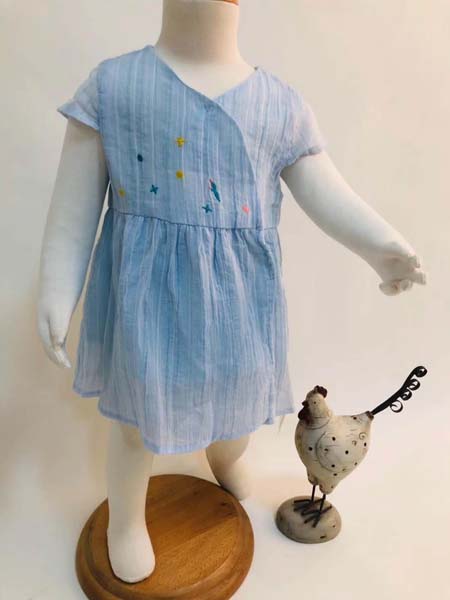 路西米儿童装品牌2020春夏V领蓝色连衣裙
