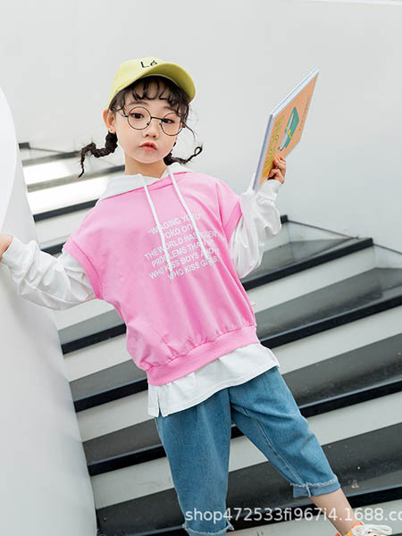 童装品牌2020春夏新款童装女童卫衣套头圆加V领灯笼袖假两件绿粉色卫衣上衣