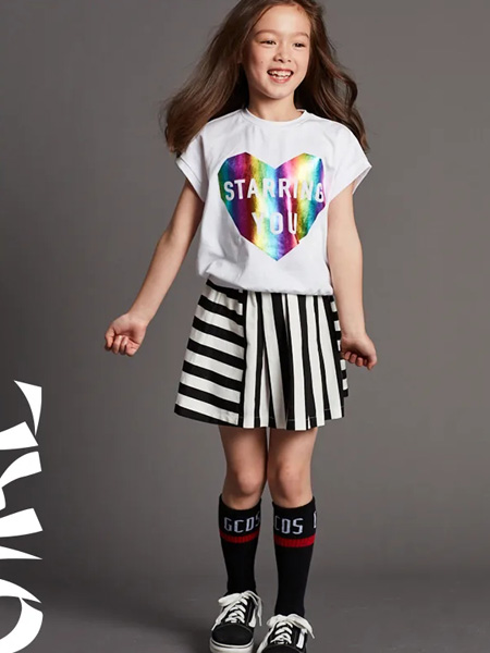 未来之星童装品牌2020春夏爱心白色T恤
