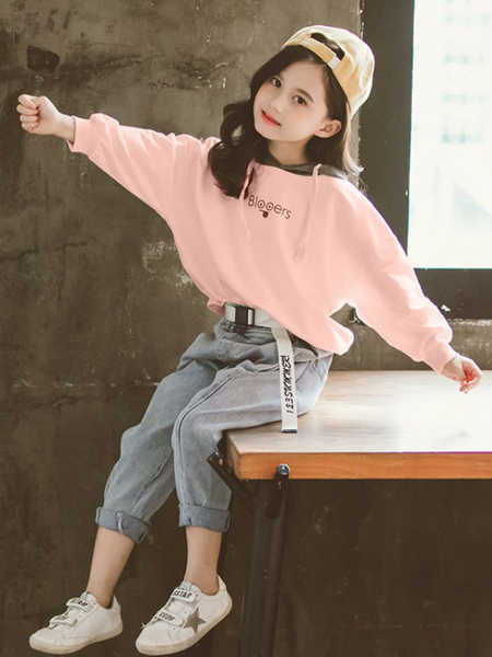 童装品牌2020春夏女童套装韩版新款童装中大童超洋气连帽卫衣牛仔裤两件套