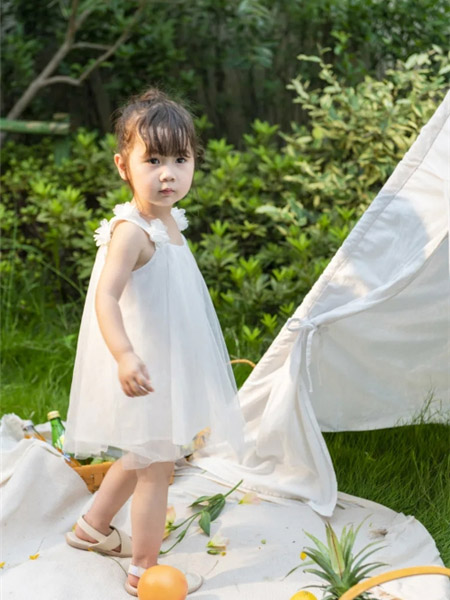 童装品牌2020春夏网纱吊带白色连衣裙
