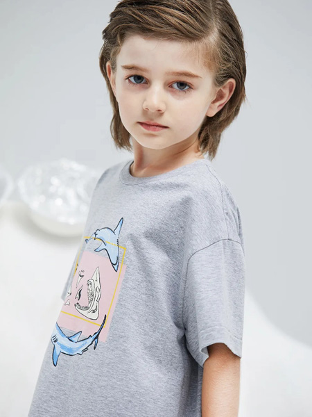 瑞比克童装品牌2020春夏灰色T恤