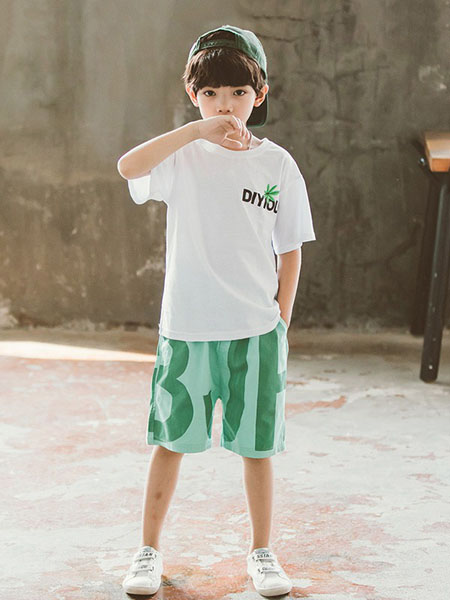 童装品牌2020春夏圆领白色T恤绿色短裤