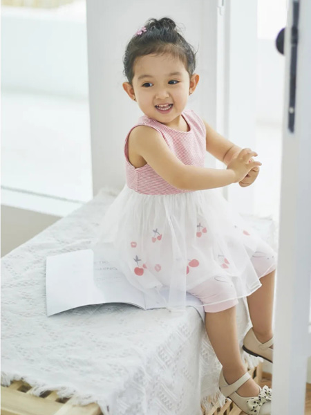 婴姿坊yingzifan童装品牌2020春夏横纹无袖粉色上衣拼接网纱裙