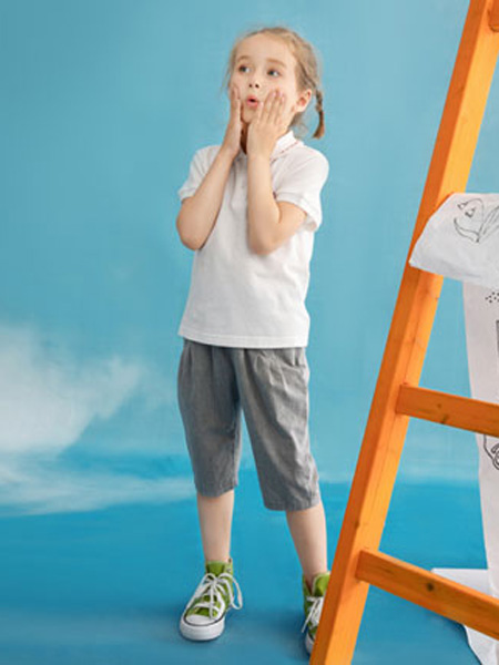 安米莉AMILRIS童装品牌2020春夏翻领白色简约T恤