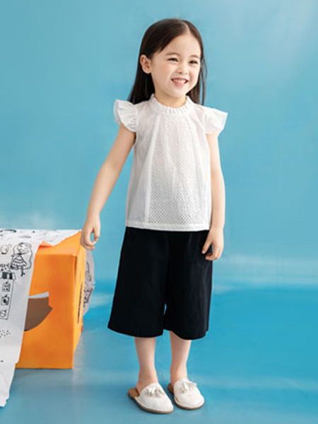 安米莉AMILRIS童装品牌2020春夏花瓣袖白色T恤