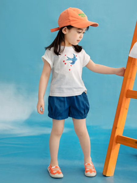 安米莉AMILRIS童装品牌2020春夏海豚白色T恤