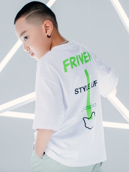 斐杋FRIVEN童装品牌2020春夏白色绿字母T恤