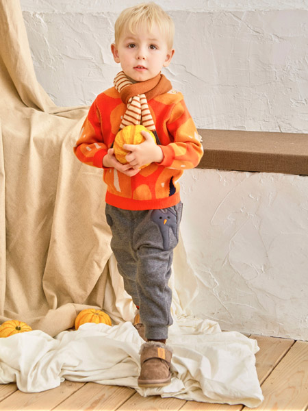 可拉·比特童装品牌2020秋冬橙色卫衣