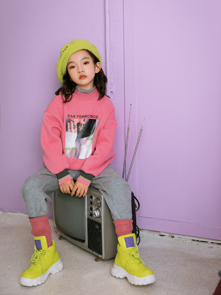 韩米娜风尚童装品牌2020秋冬粉色卫衣长袖