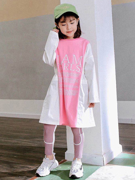 童装品牌2020秋冬字母粉色白色连衣裙