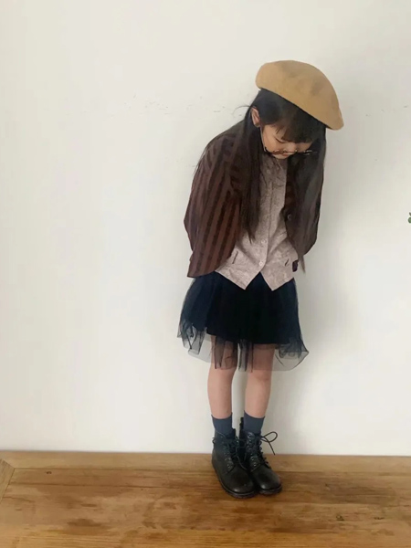 kayoumi卡悠米童装品牌2020秋冬竖纹咖色外套