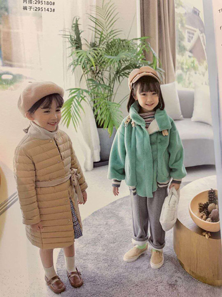 童装品牌2020秋冬绿色毛绒保暖外套